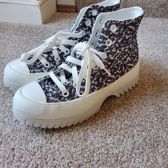 Converse All Star CTAS Lugged 2.0 Sand Dune womens size 5.5 - Picture 1 of 8